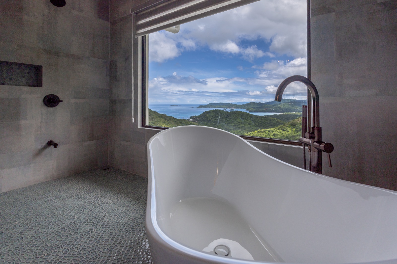 casa-bella-costa-rica-oceanview-estate-bathroom-1