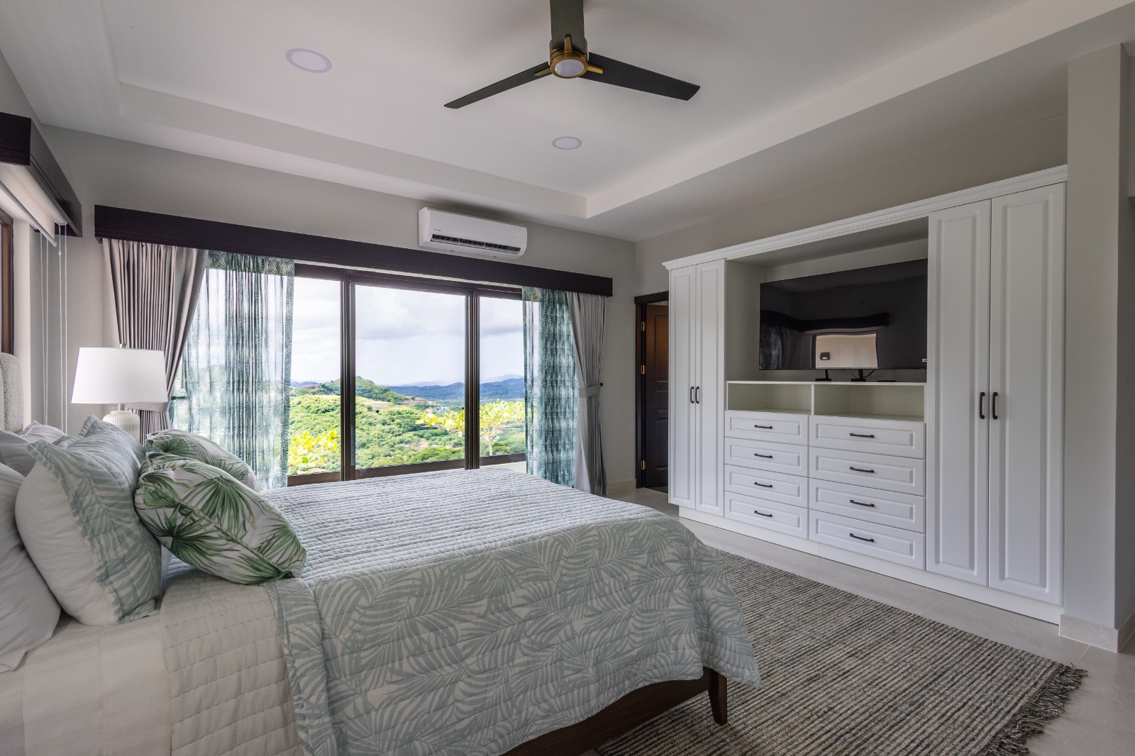 casa-bella-costa-rica-oceanview-estate-bedroom-4