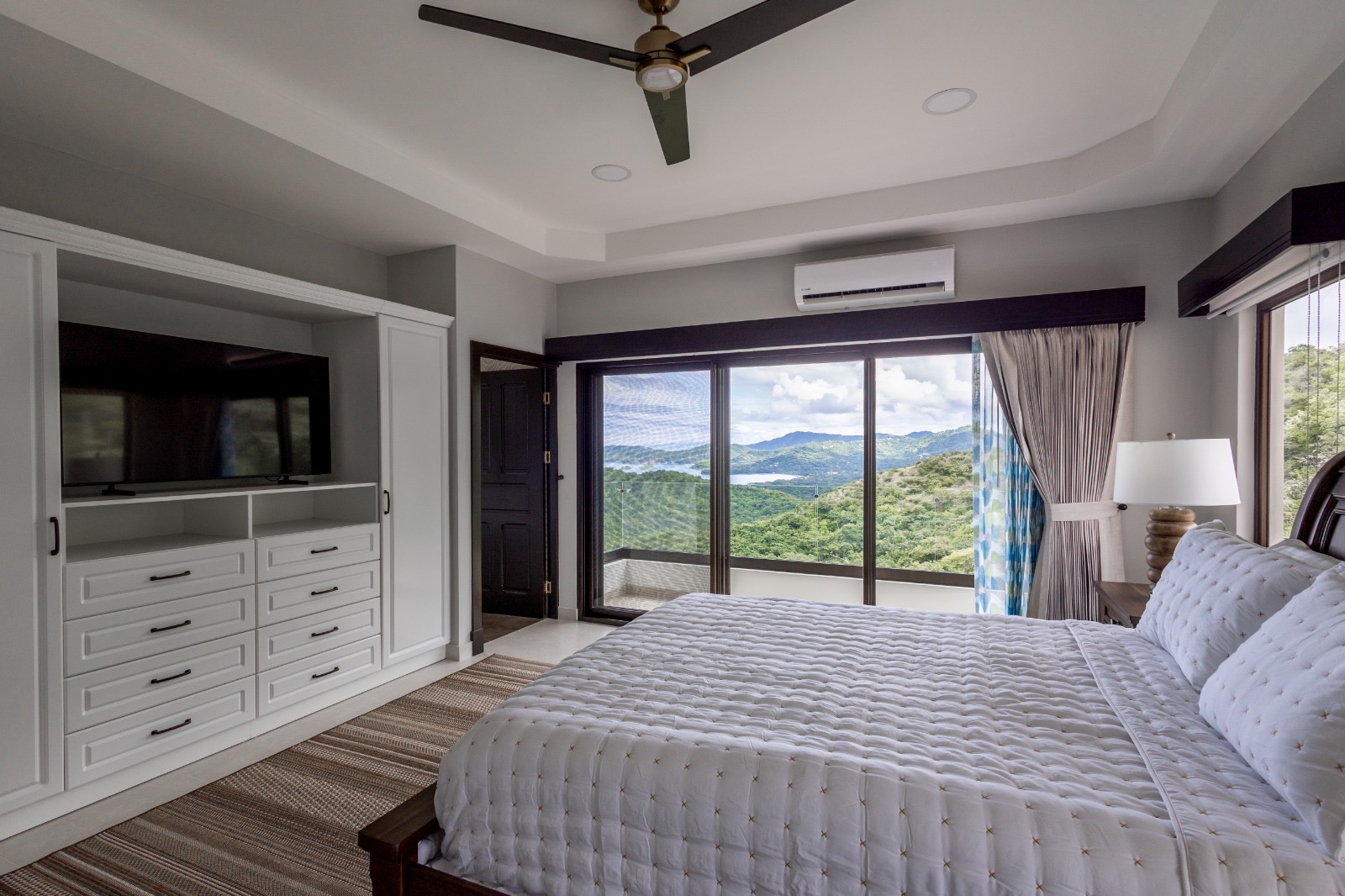 casa-bella-costa-rica-oceanview-estate-bedroom-3