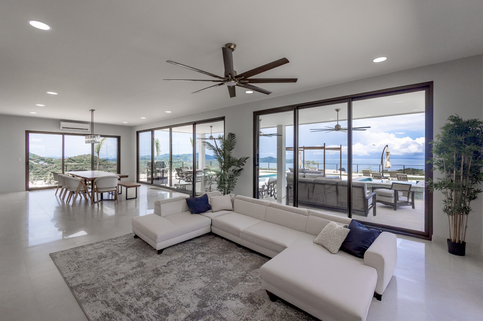 casa-bella-costa-rica-oceanview-estate-living-room